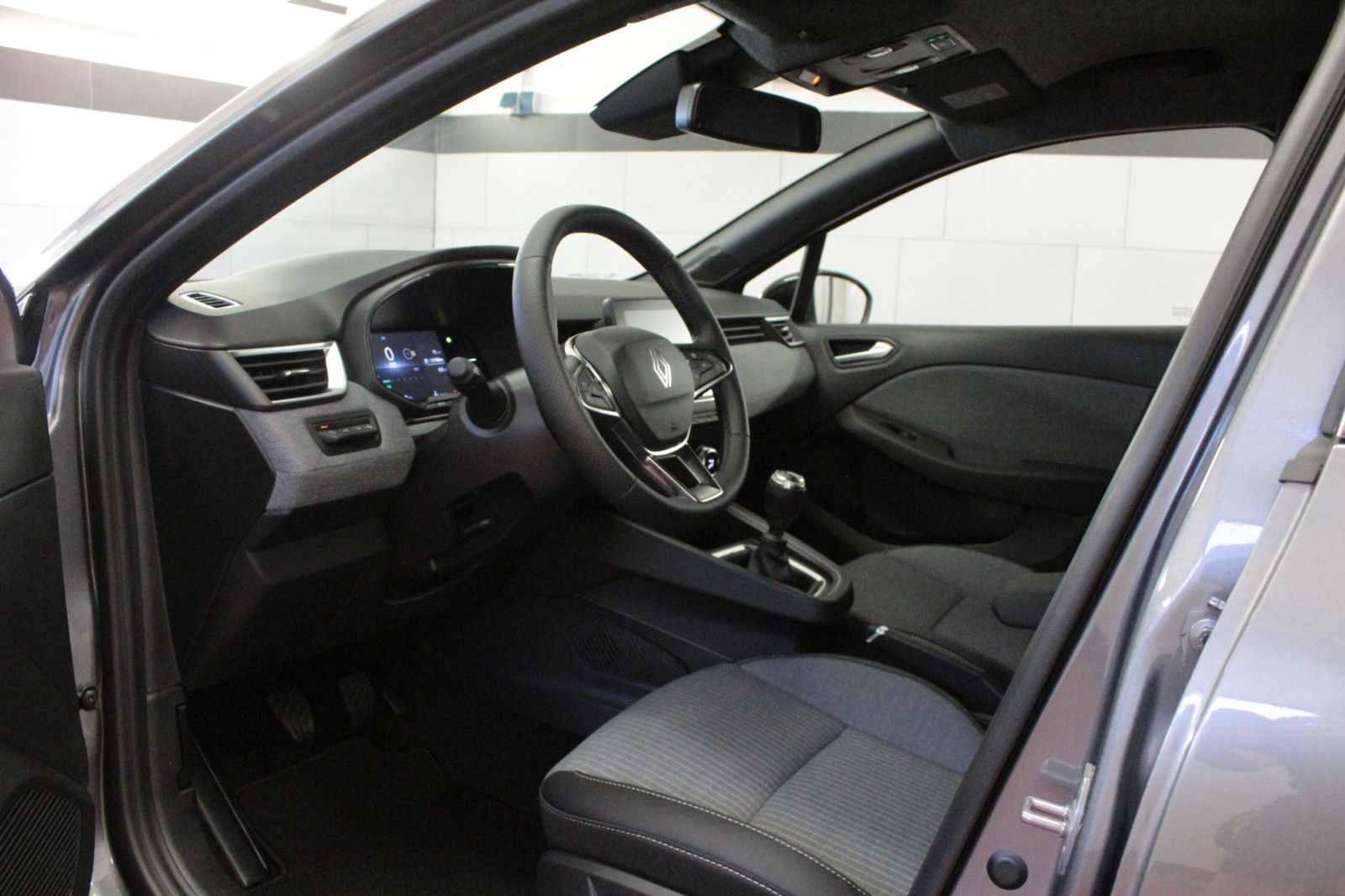 Fahrzeugabbildung Renault Clio TCe 90 Techno *Look-Paket*Winter-Paket*