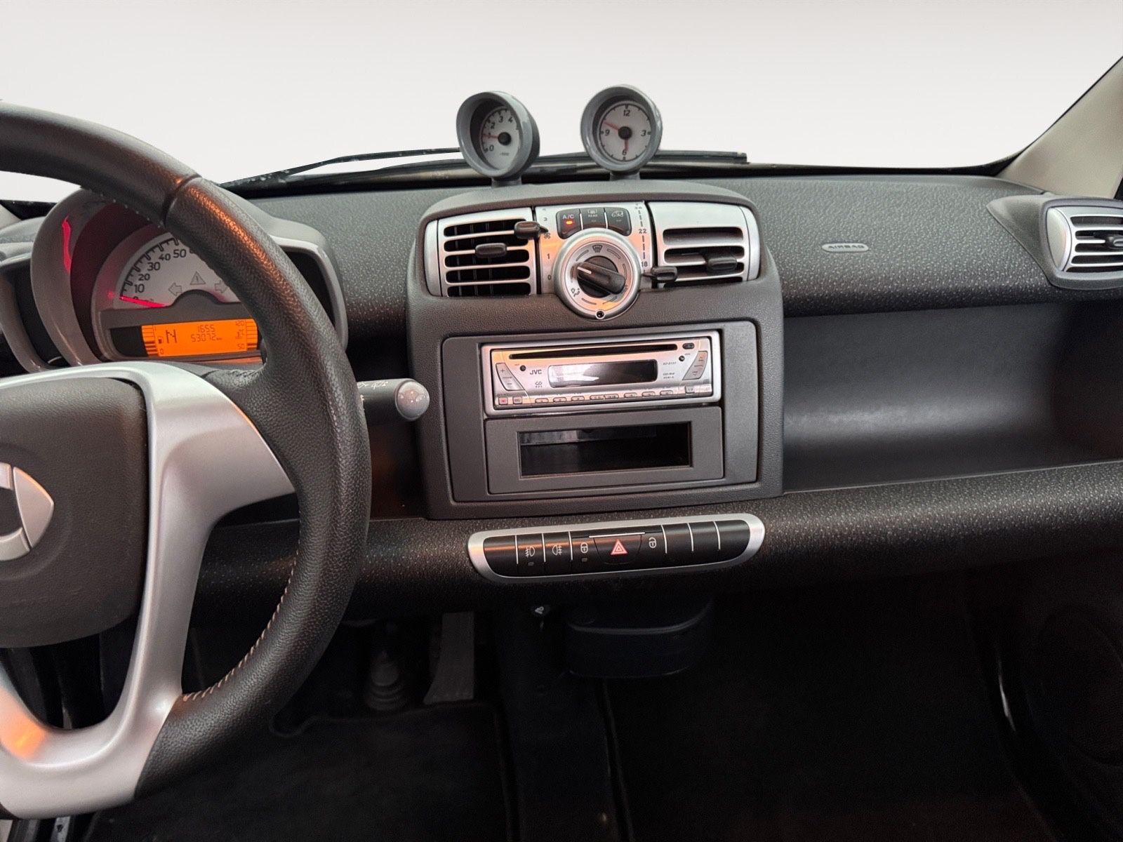 Fahrzeugabbildung Smart ForTwo  coupe Basis 52kW*Servo*Klima*8Fach Alu