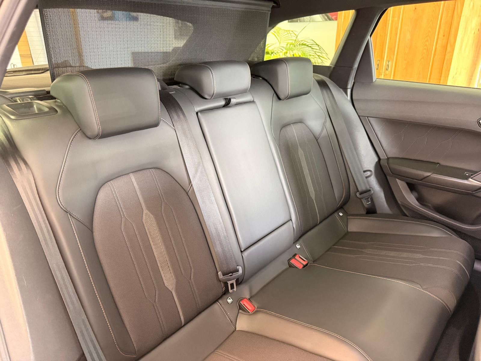 Fahrzeugabbildung CUPRA Leon Sportstourer VZ e-Hybrid/AHK/8.FACH BEREIFT