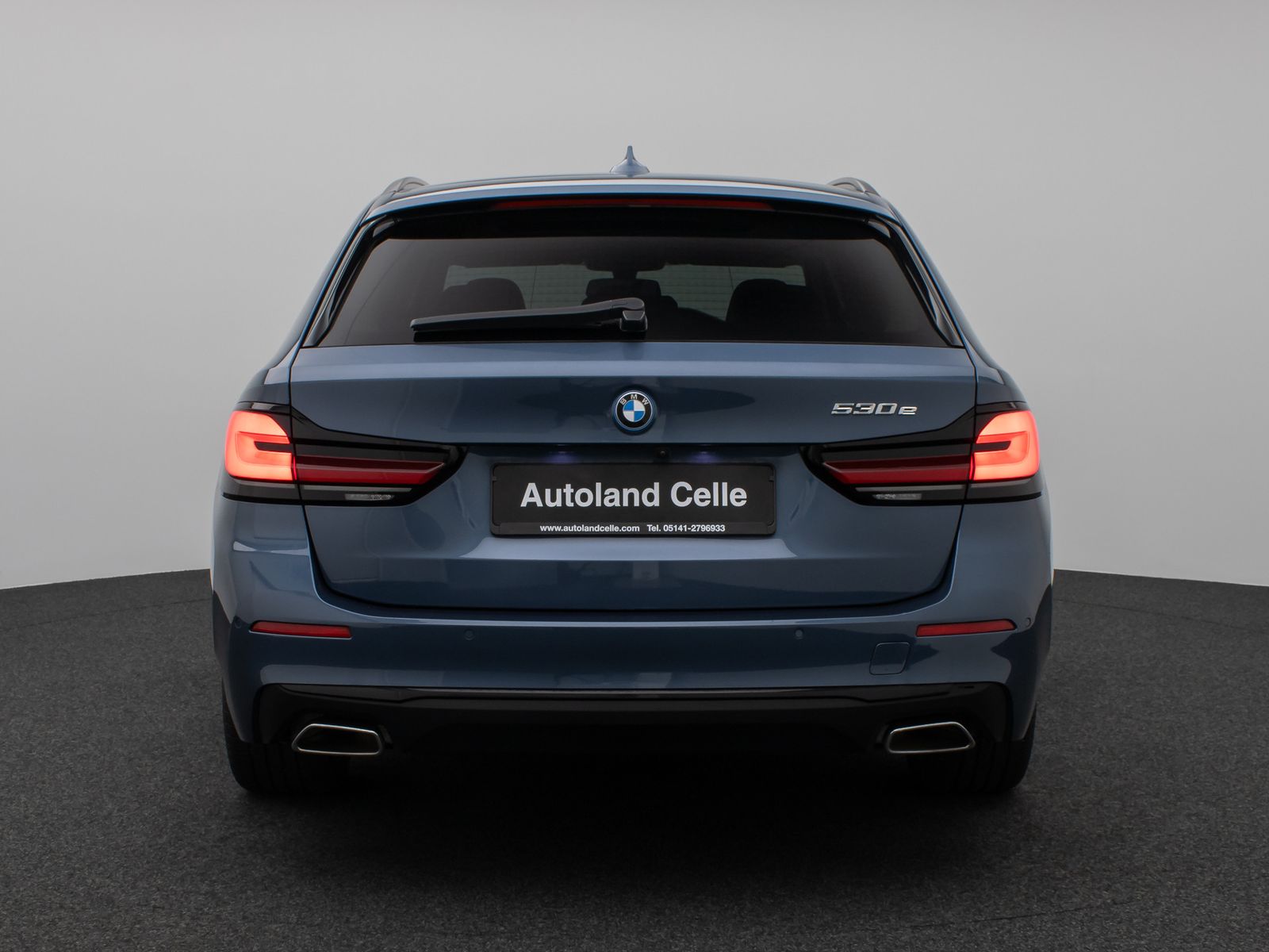 Fahrzeugabbildung BMW 530e Panorama Kamera HUD DAB HiFi Alarm Sport