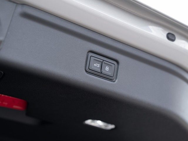 A6 e-tron Avant performance edition one TECH-PRO