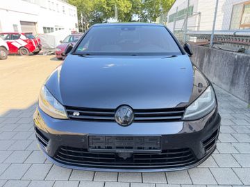 Volkswagen Golf - 1