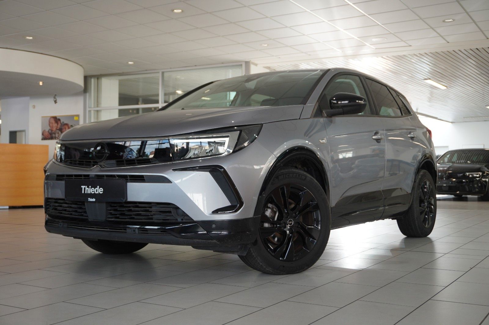 Fahrzeugabbildung Opel Grandland (X) 1.2T GS SPORT NAVI/LED/VIRT./DAB+