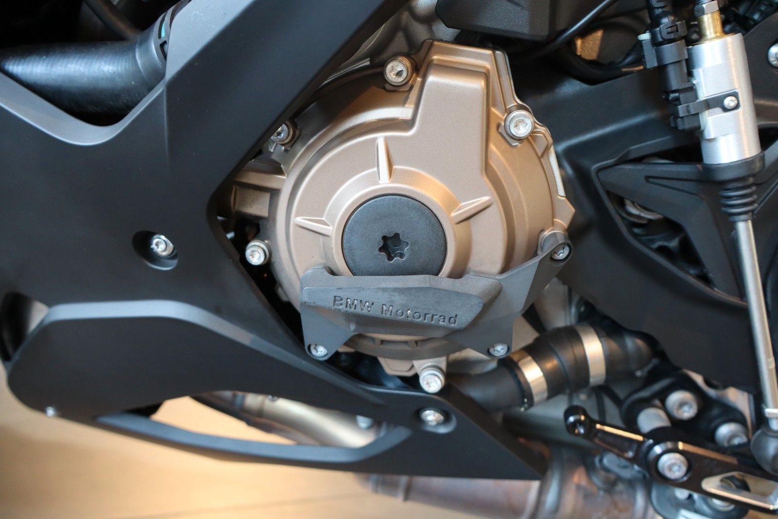 Fahrzeugabbildung BMW S1000RR mit Schmiederäder & M-Fußrastenanlage