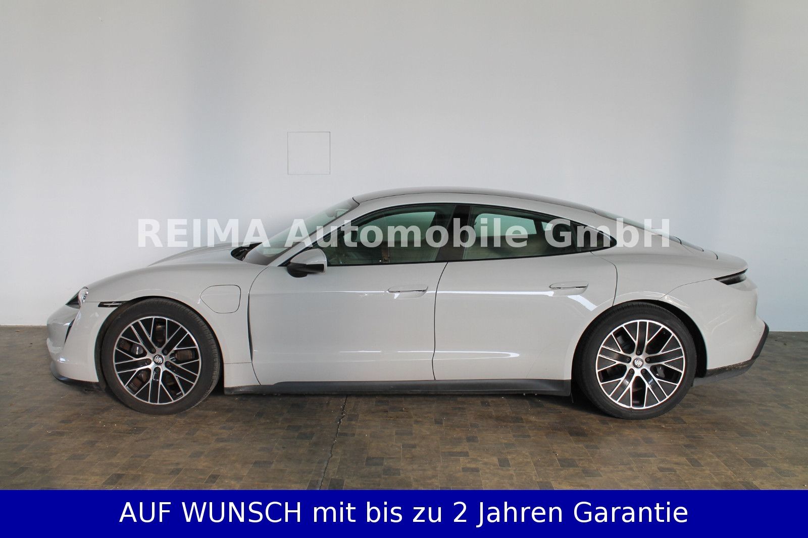 Fahrzeugabbildung Porsche Taycan  Performance , Pano, Leder, Keyless