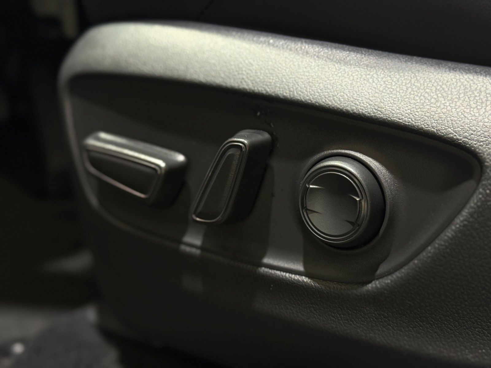 Fahrzeugabbildung Suzuki Across 2.5 Plug-In Hybrid Comfort+ E-Four