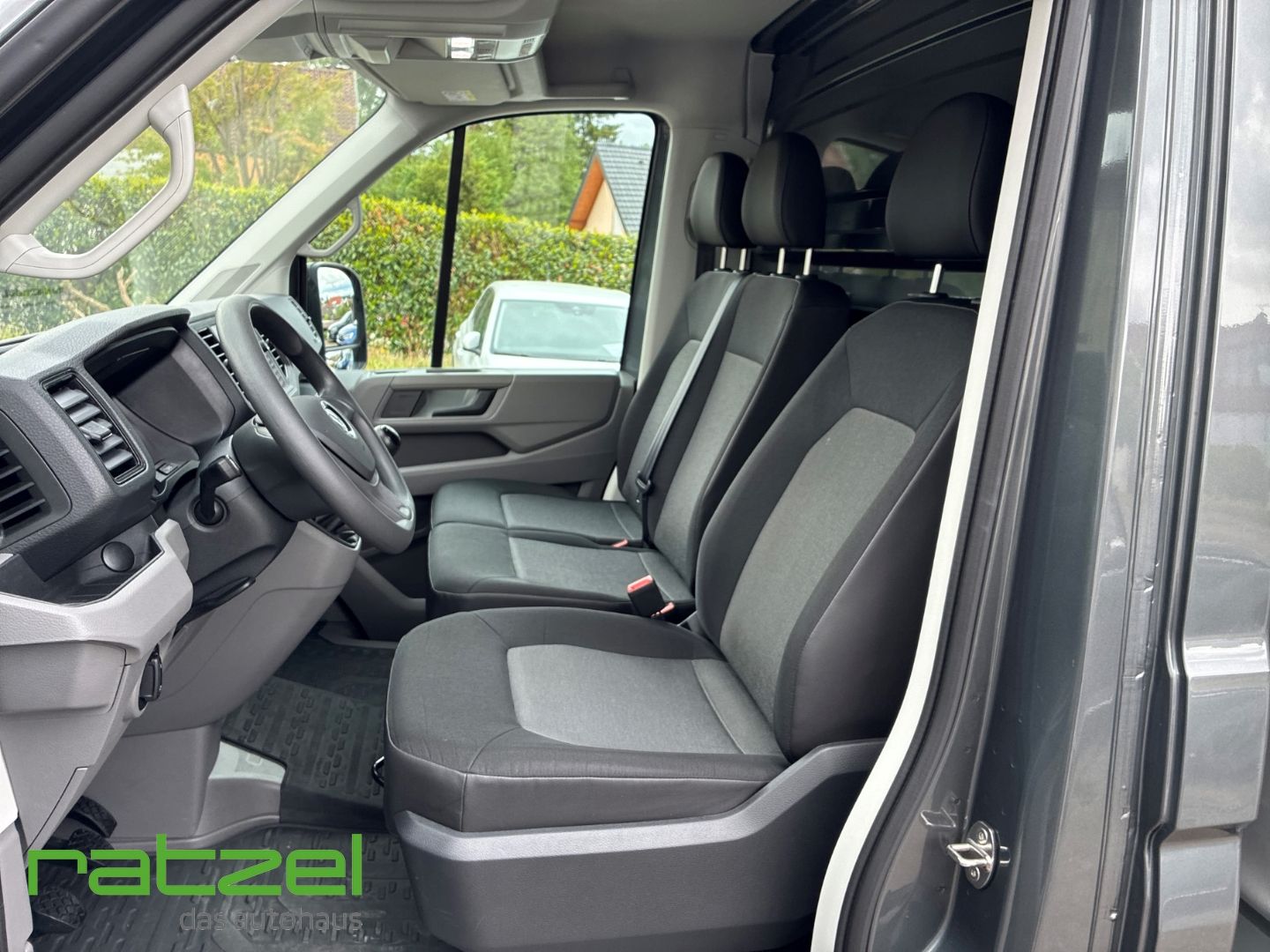Fahrzeugabbildung Volkswagen Crafter mittellang FWD Pritsche Plane Spriegel S