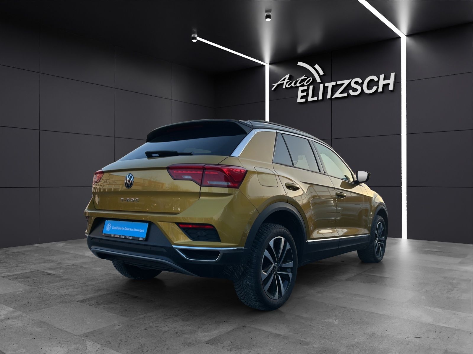 Fahrzeugabbildung Volkswagen T-Roc TSI United LED Navi AID ACC Park-Assist SH