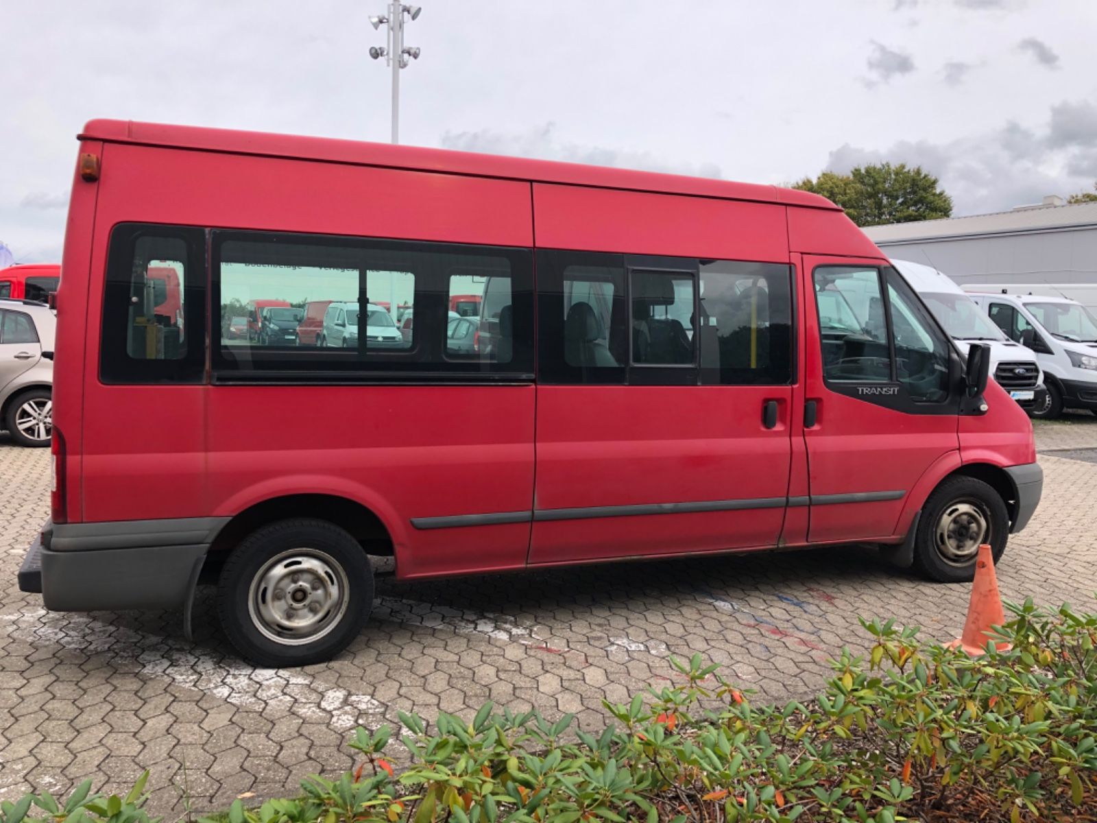 Fahrzeugabbildung Ford Transit  FT 300 L - Export