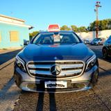 Mercedes-Benz Mercedes-benz GLA 220 CDI Automatic 4Matic Execu - Mercedes GLA 220 mit Halbautomatikschaltung