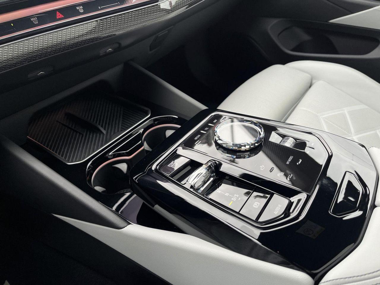 BMW 530e xDr T M SPORT PRO B&W,Pano,AHK,AutoB,Iconic