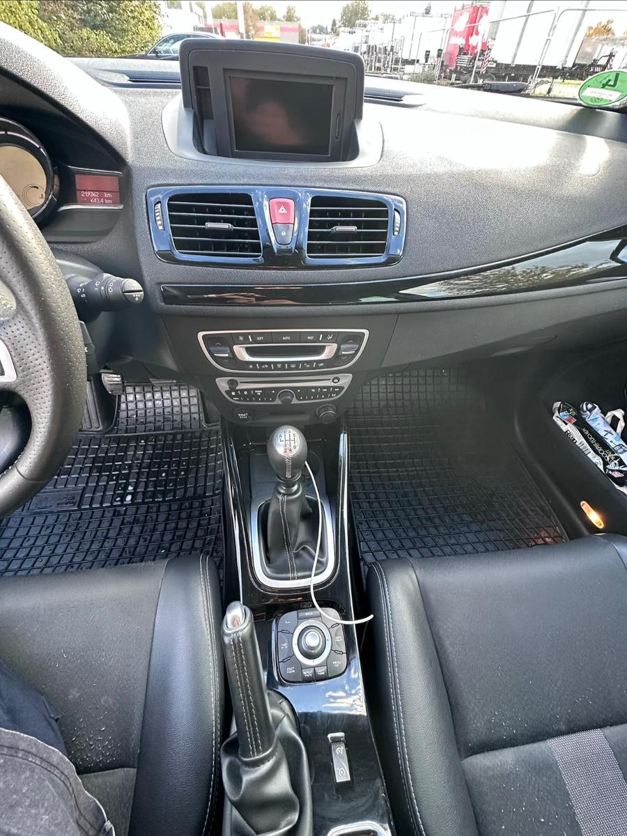 Renault Megane 2011 — photo 14