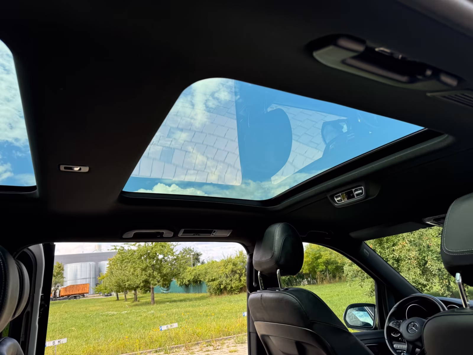 Mercedes-Benz V 300 AMG PANO*NAVI*LEDER*7SITZE*KAM*EL-TÜRE*AHK — 11