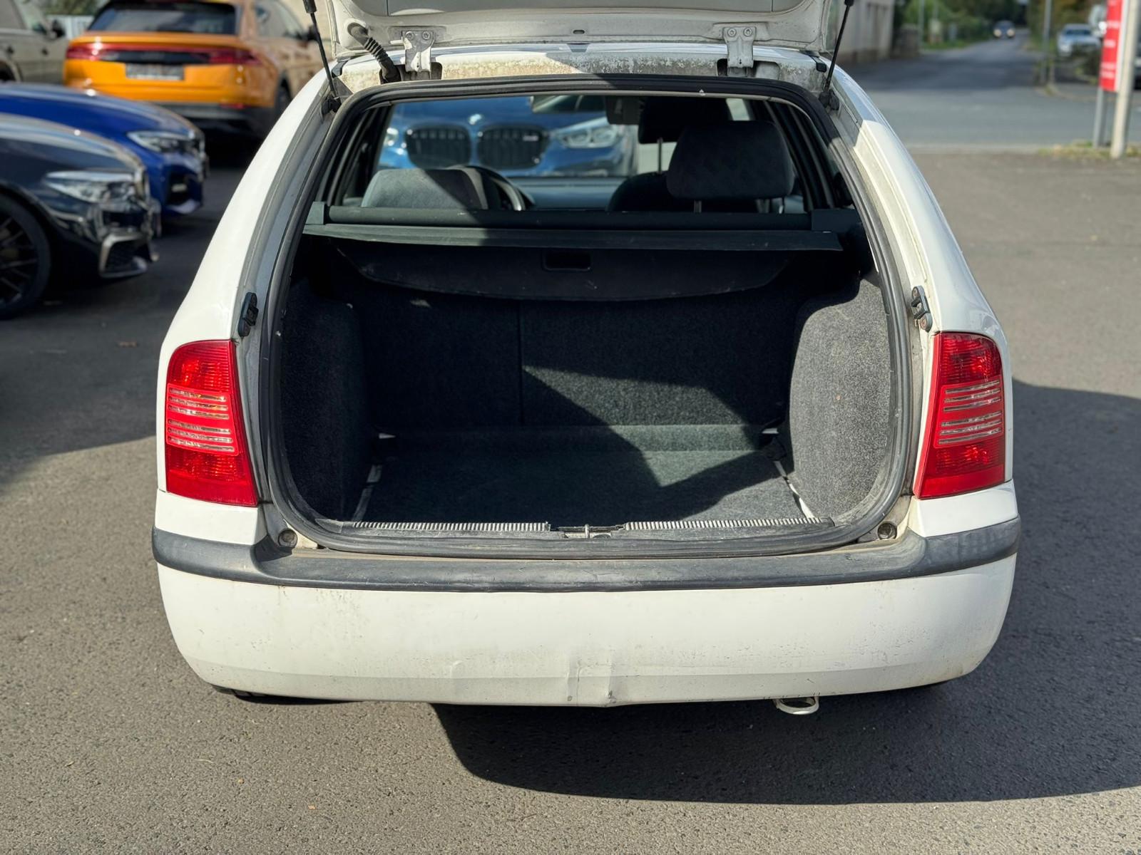 Skoda Octavia 2004 — фото 11