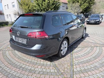 Volkswagen Golf - 6