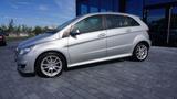 Mercedes-Benz B 180 B 180 AUTOMATIK+NAVIGATION+SHZ+TEMPOMAT+ - Mercedes-Benz B-Klasse Gebrauchtwagen in Frankfurt