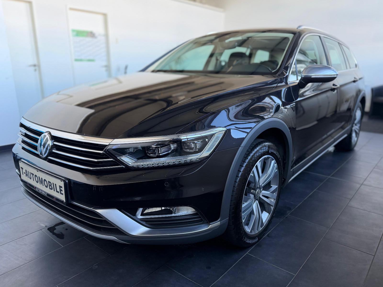 Volkswagen PASSAT ALLTTRACK*BMT/4Mot*PANO*AHK*KAMERA*MASSAG