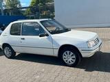 Peugeot 205 Bj. 1990 - Peugeot 205 mit Benzin-Antrieb: Kleinwagen