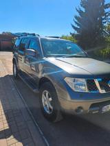 Nissan Pathfinder   VB   Kontakt unter 016... - Nissan Pathfinder von privat