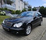 Mercedes-Benz Auto zu verkaufen - Mercedes-Benz 230 mit Benzin-Antrieb: Limousine