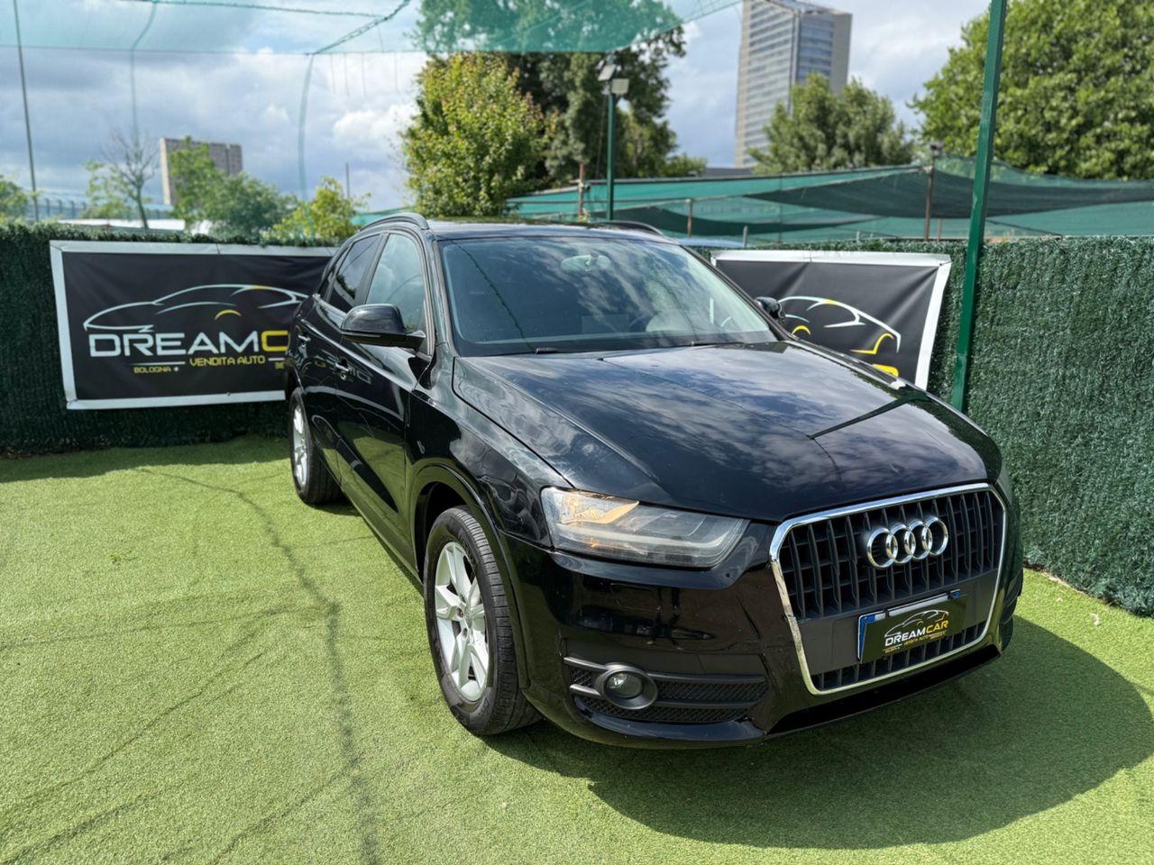 Audi Q3 2012 — interior