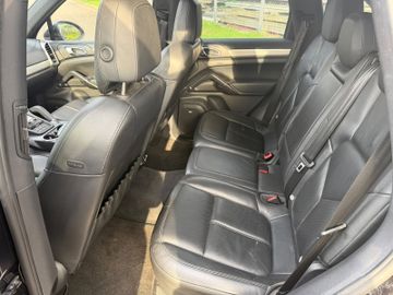 Porsche Cayenne - 10