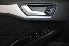 Fahrzeugabbildung Ford Focus Cool & Connect NAVI + WinterPaket + PDC