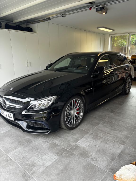 Image of Mercedes-Benz C 63 AMG