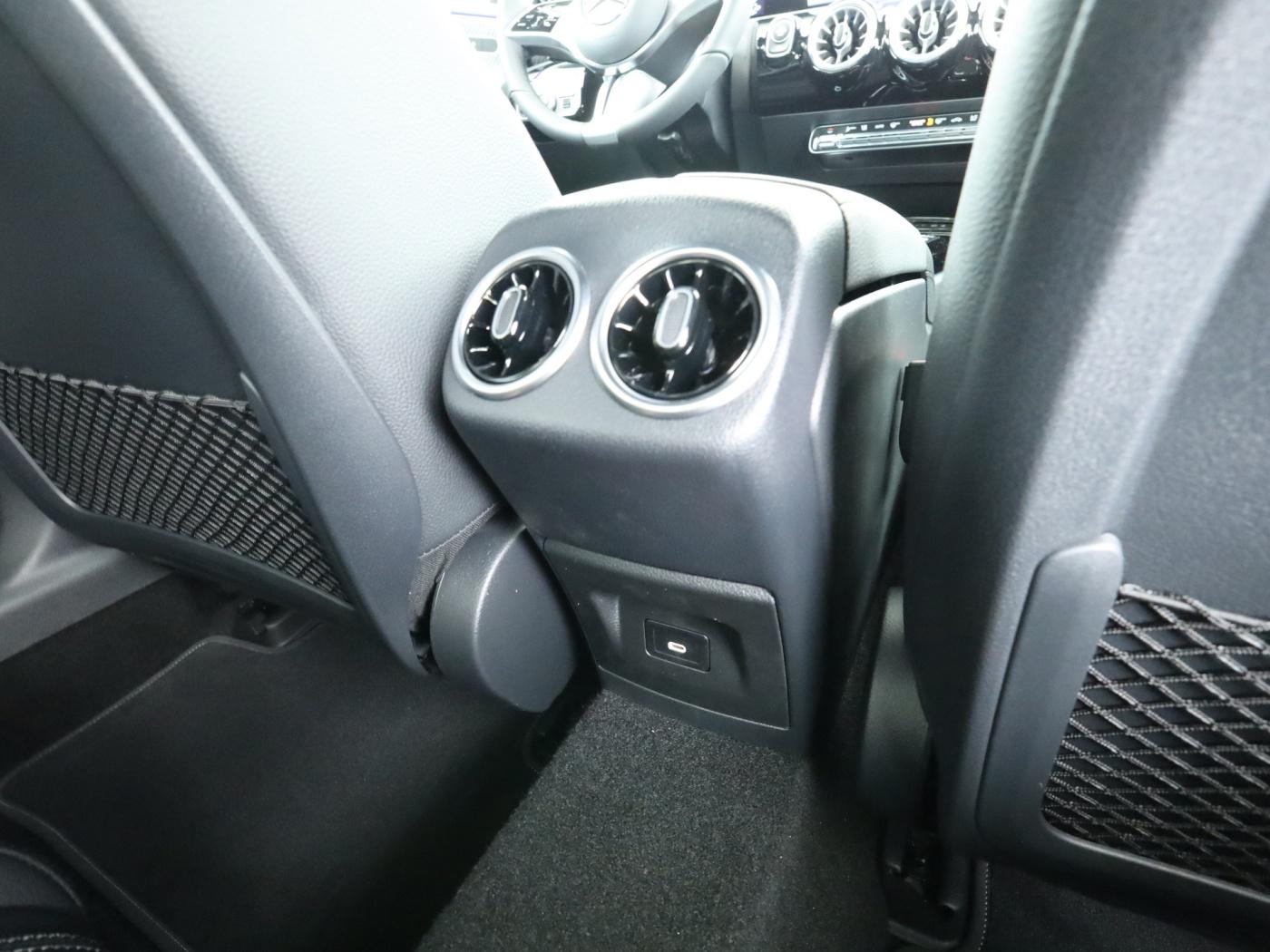 Mercedes-Benz CLA Coupé 360 ACC AUT DynLicht Fernlichtass., миниатюра 24