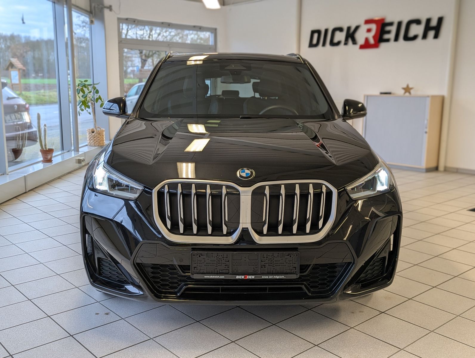 BMW X1 18d sDrive M-Sport Travel-Paket Pano Cam AHK - Image 2