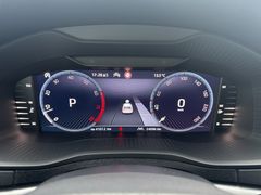 SKODA Selection 1.5TSI DSG AHK Pano Matrix LED Tour