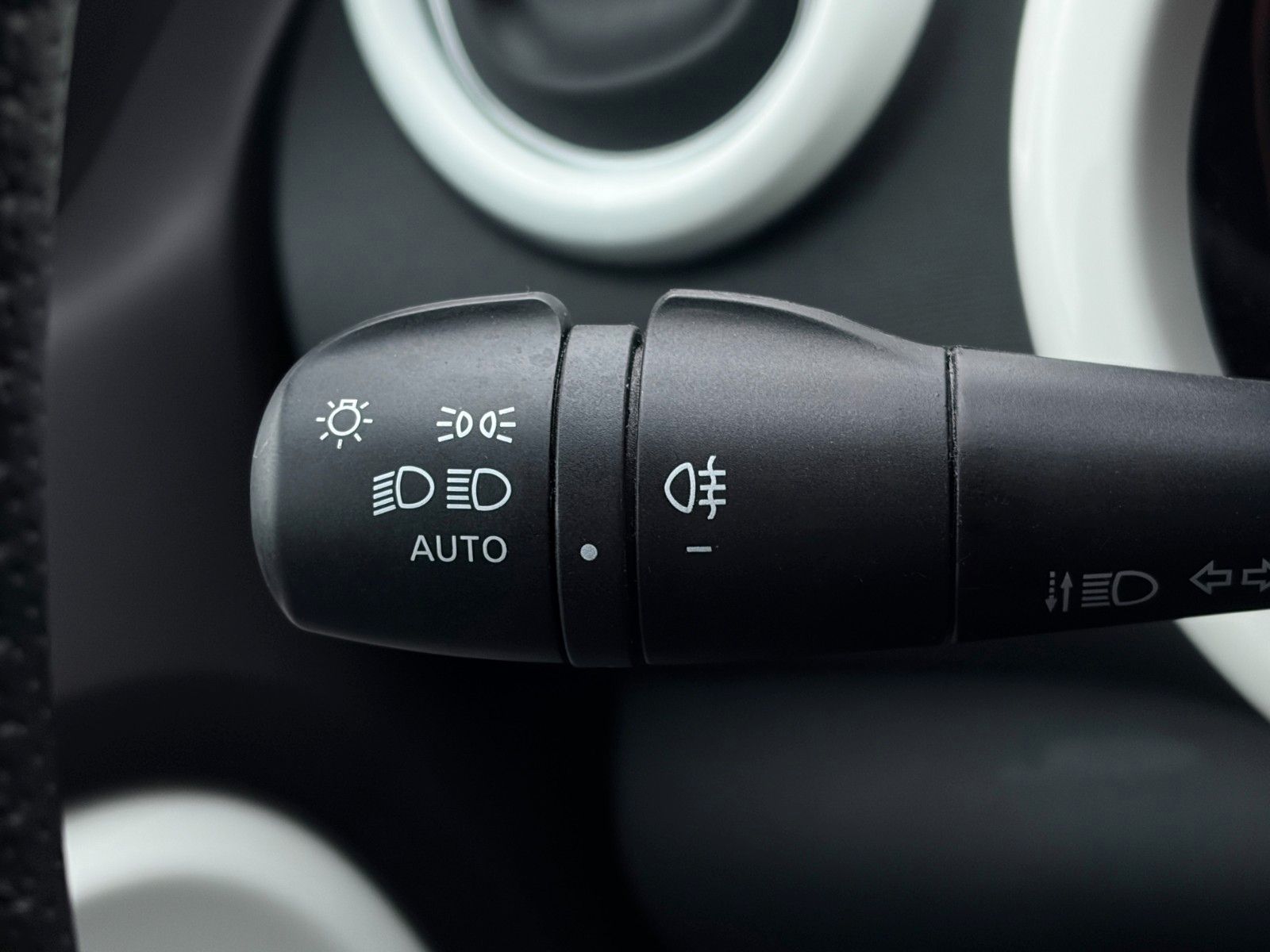 Fahrzeugabbildung Renault Twingo Vibes Electric CarPlay Temp. Klimaau. SHZ