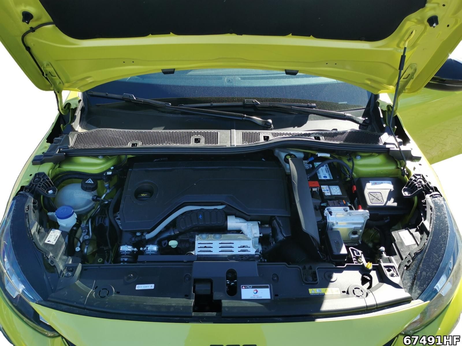 Fahrzeugabbildung Peugeot 208 1.2 Hybrid 100, Allure
