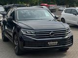 Volkswagen Touareg 3.0 TDI 210 kW 4M Elegance StHz*AHK*KAM - Volkswagen Touareg mit Diesel-Antrieb: Geländewagen, Automatik