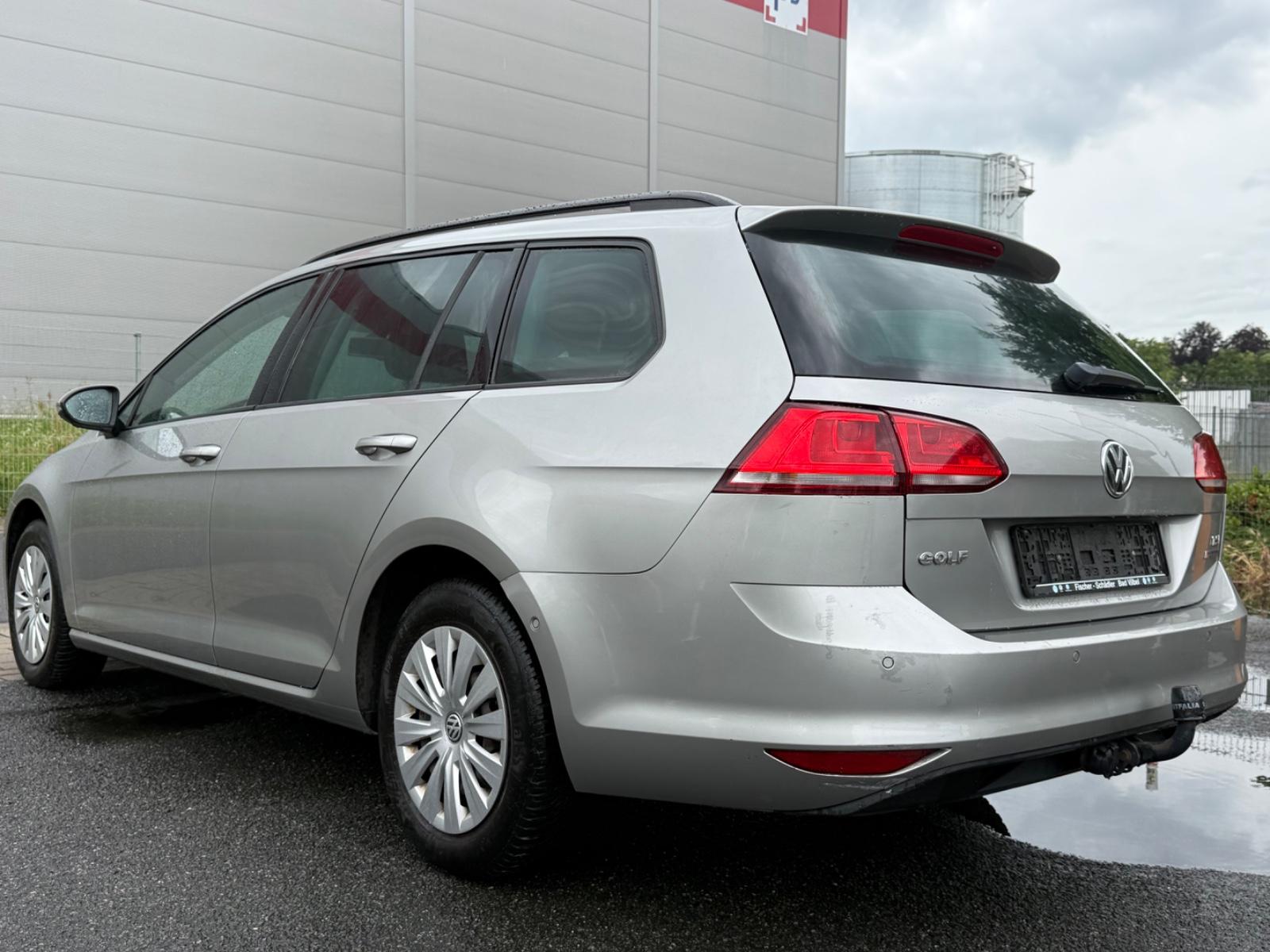 Volkswagen Golf 2013 — interior
