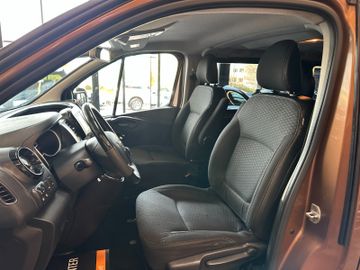 Opel Vivaro B Combi 2,7t *8Sitzer*Navi*AHK*Klima*