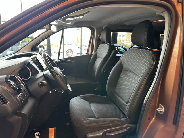 Opel Vivaro B Combi 2,7t *8Sitzer*Navi*AHK*Klima*