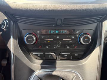 Ford Kuga Titanium+Xenon+SHZ+Navi+AHK