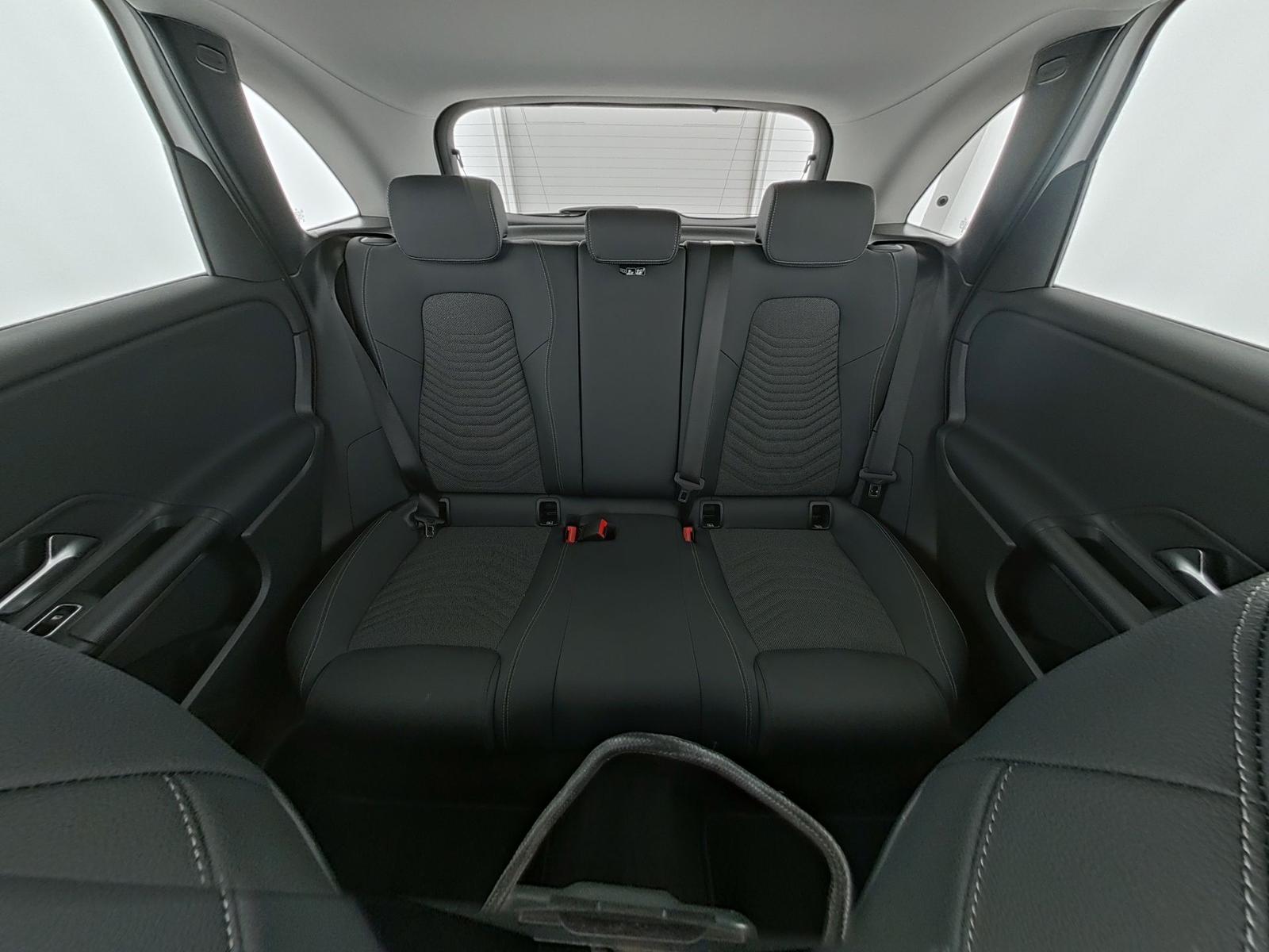 Mercedes-Benz B 180 Kamera|Navi|Tempomat|Thermatic|Kessy|USB
