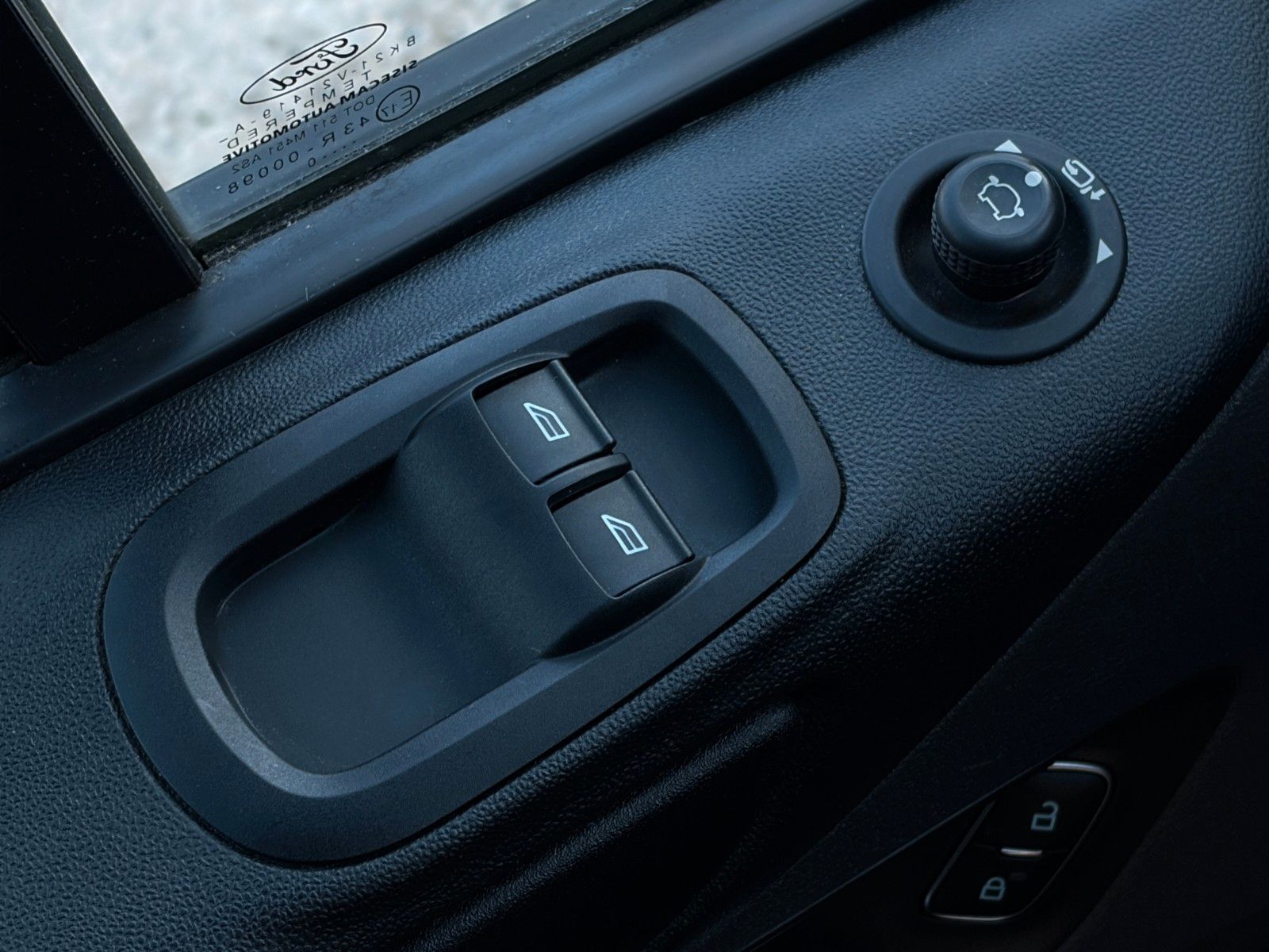 Fahrzeugabbildung Ford Transit Custom Kasten 340 L1 Trend Auto. StHz