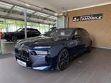 BMW 740d xDrive *PANO/THEATRE/DRV.-ASS.-PRO/ST.-HZG* - BMW 740 in Augsburg