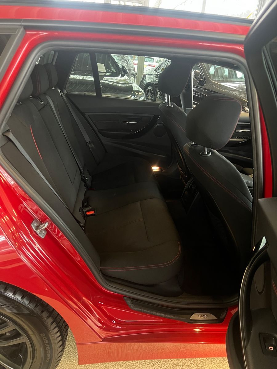 Fahrzeugabbildung BMW 316 i Touring F31 Sportline *NAVI *MELBOURNEROT