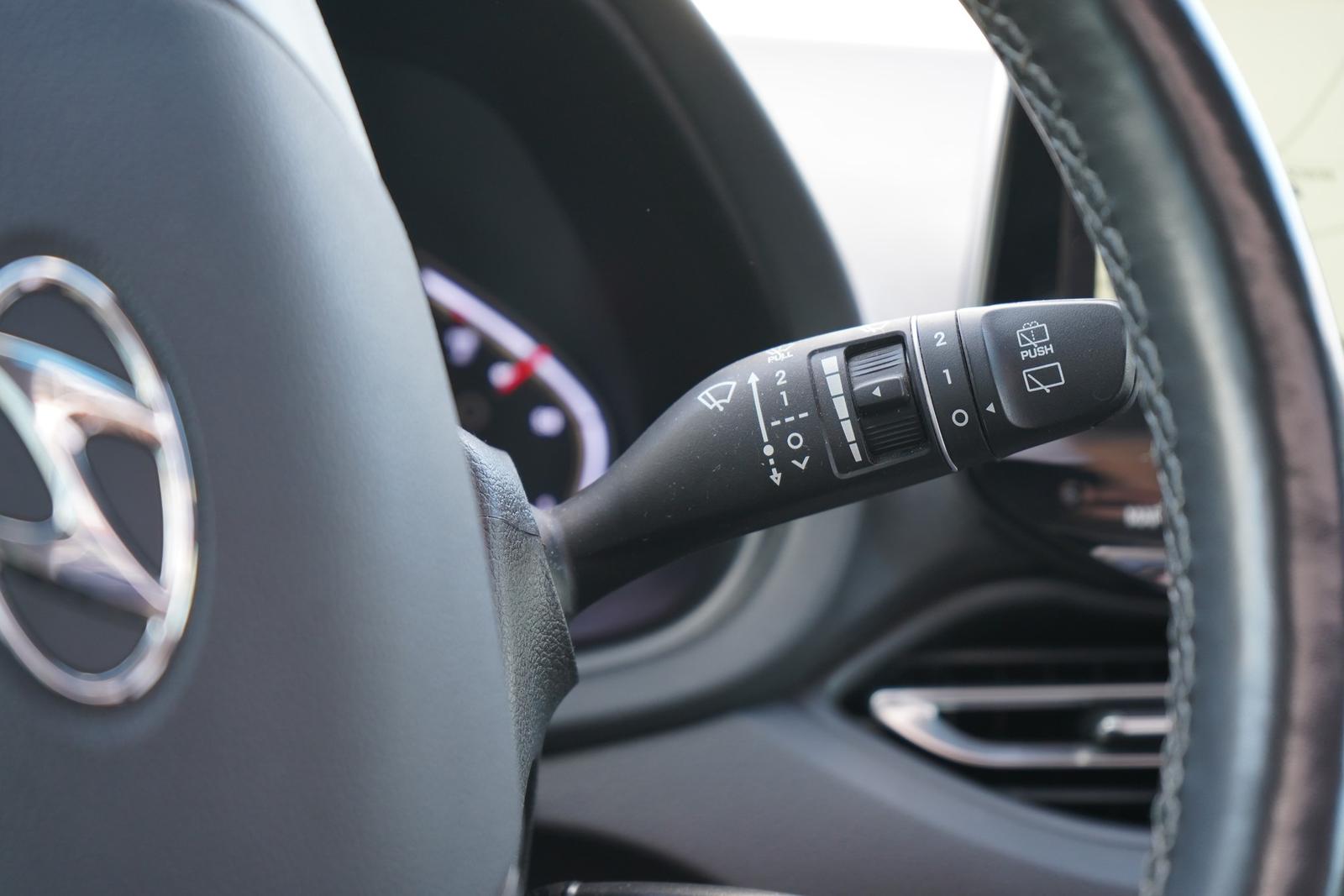 Hyundai i30 1.5 LED Navi Panorama Kamera Tempomat DAB