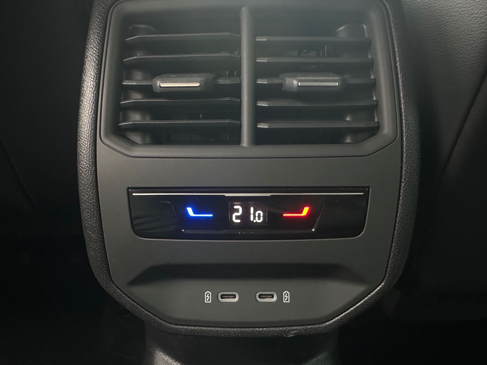 Fahrzeugabbildung SEAT Leon ST 2.0 TDI DSG FR NAV+LED+ACC+KAMERA