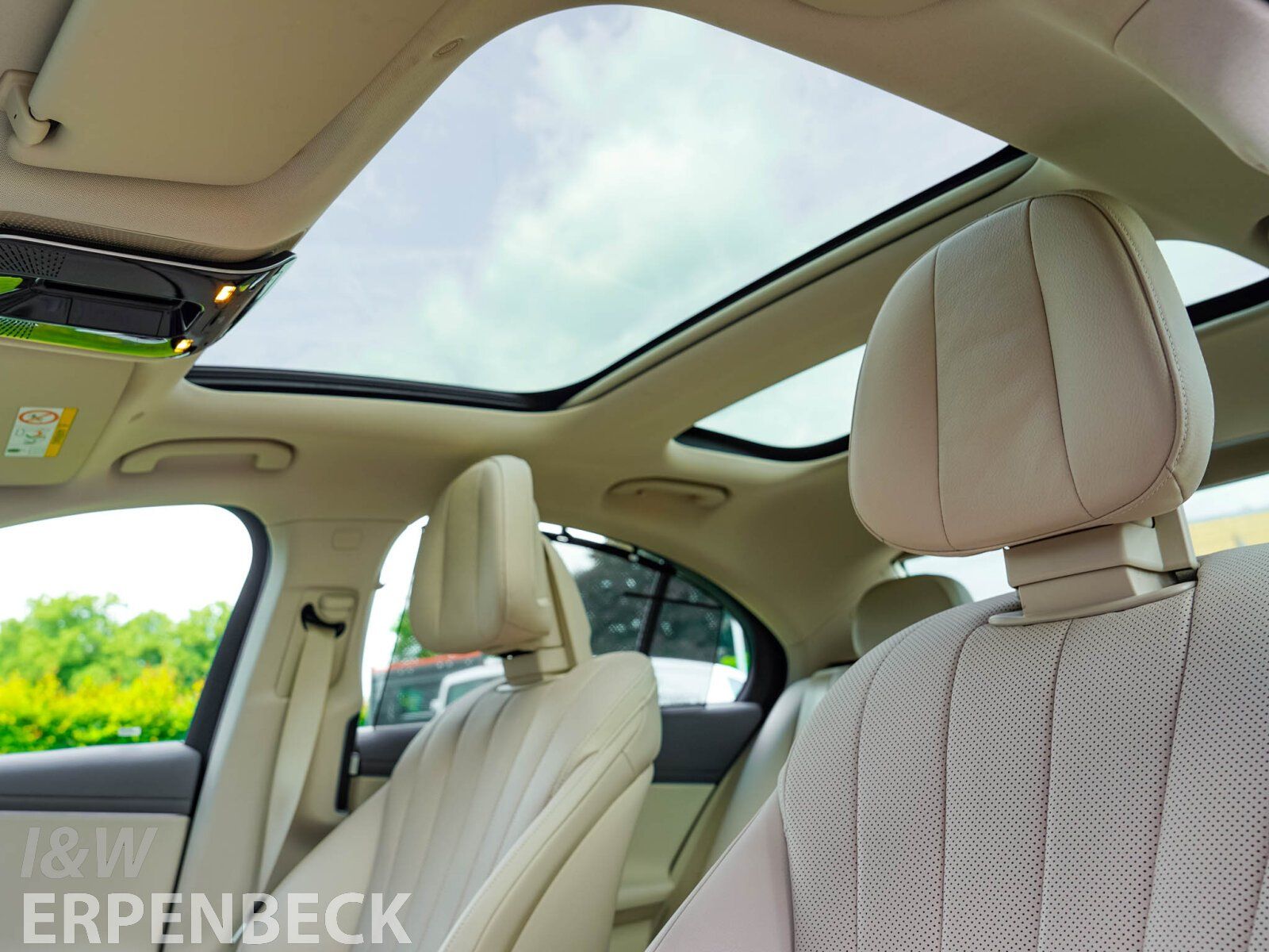Fahrzeugabbildung Mercedes-Benz E 450 d Exclusive Premium Plus 4Matic