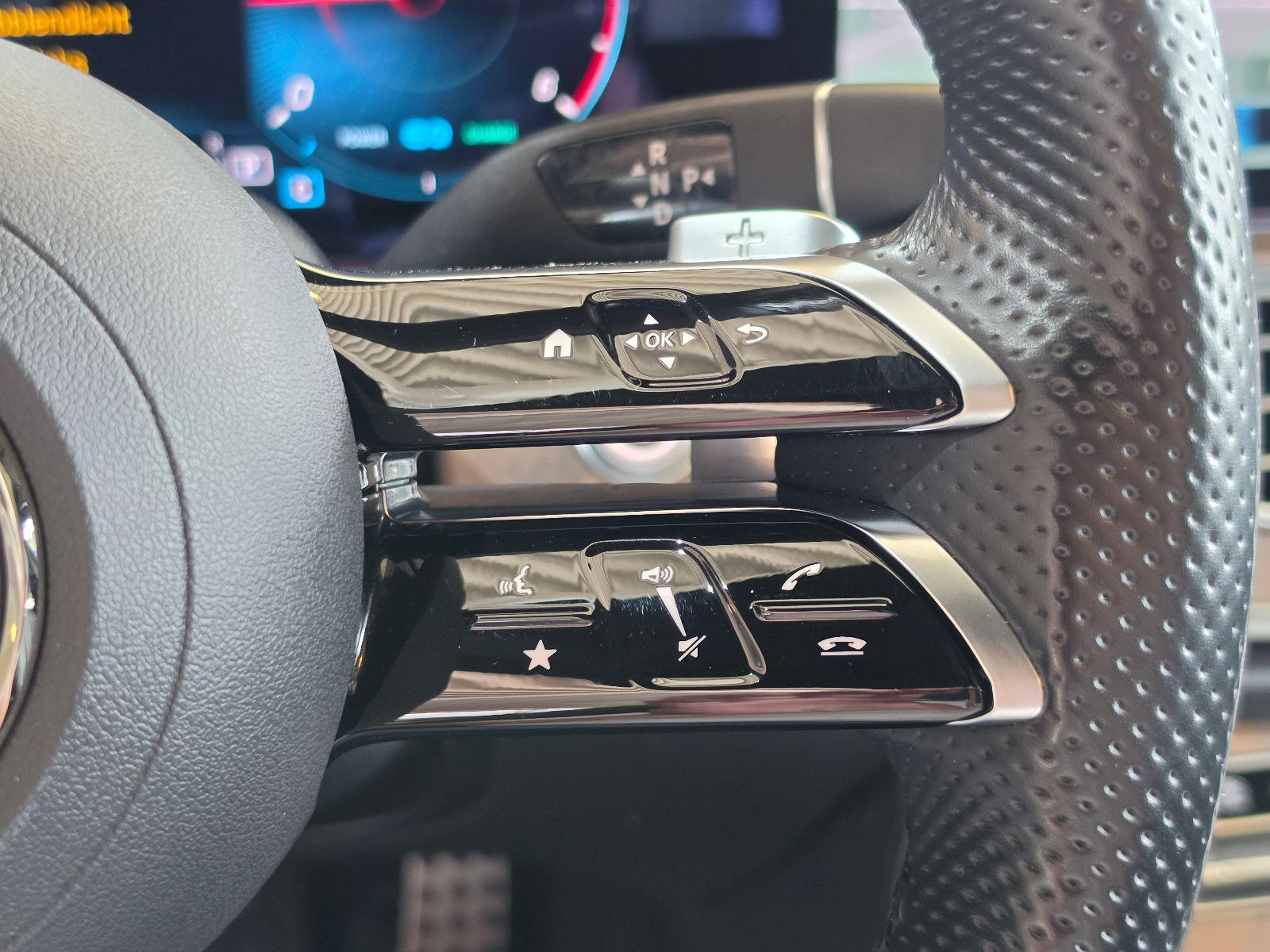 Mercedes-Benz E 220 d 4Matic AMG Line BURMESTER STANDH PANO foto 17