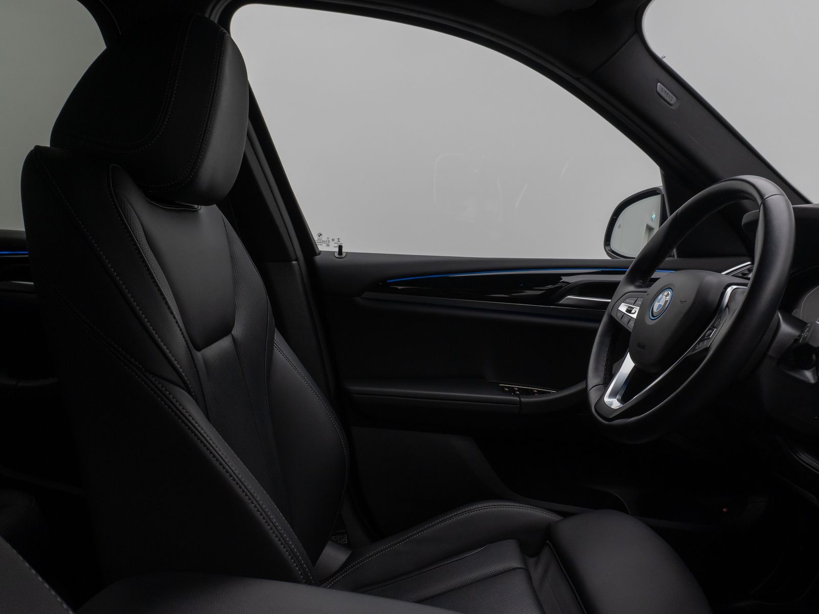 Fahrzeugabbildung BMW X3 xD30e Laser Kamera HUD DAB AHK Komfort 19Zoll