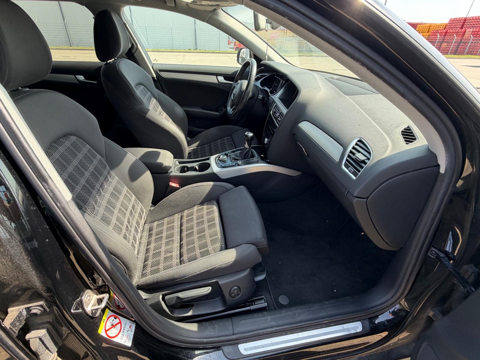 Audi A4 2012 — photo 14