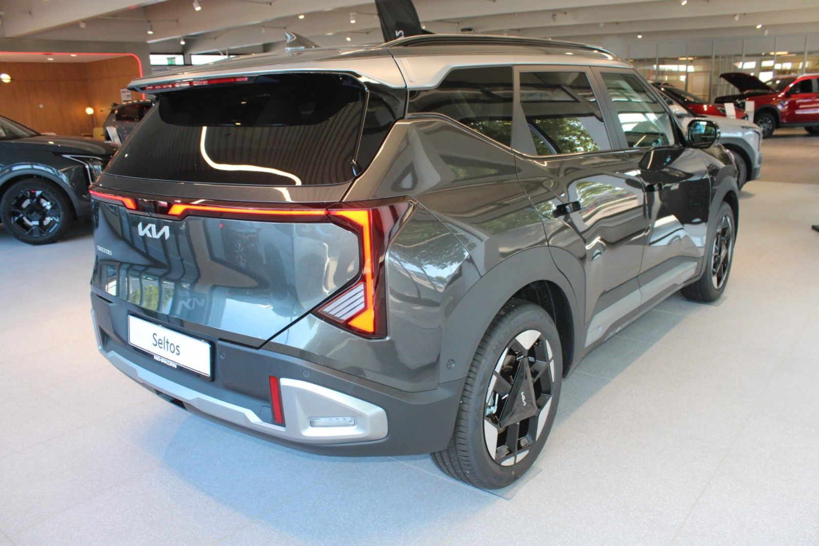 Fahrzeugabbildung Kia Seltos 1.6 T-GDI 2WD Spirit DRIVEWISE SOFORT