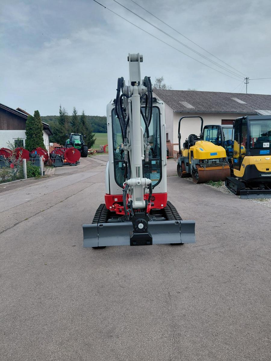 Takeuchi TB 225